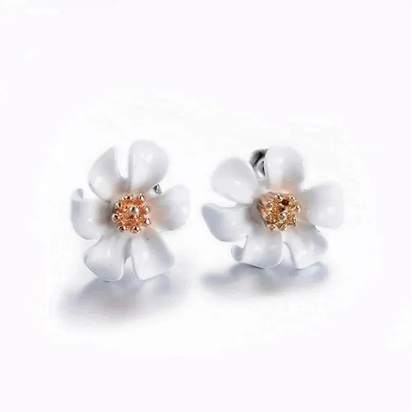 Elegant Retro White Enamel with Gold Stamen Tropical Flower Stud Earrings - Picture 1 of 2